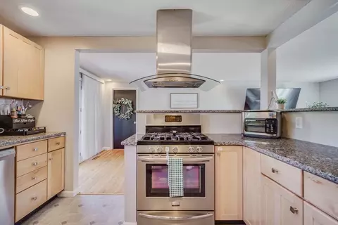 Kitchen - 135 Tamarack Dr, Springfield, MA 01129 photo 4 of 4