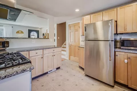 Kitchen - 135 Tamarack Dr, Springfield, MA 01129 photo 3 of 4