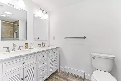Bath - 37 Gregory Rd, Wakefield, MA 01880 photo 6 of 7