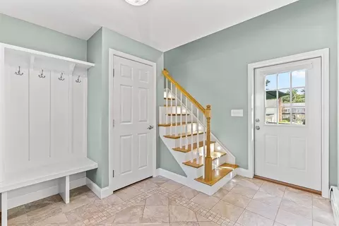 Entry Way - 37 Gregory Rd, Wakefield, MA 01880 photo 3 of 4