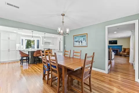 Dining - 37 Gregory Rd, Wakefield, MA 01880 photo 2 of 3