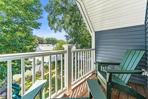 Exterior - 37 Gregory Rd, Wakefield, MA 01880 photo 2 of 4