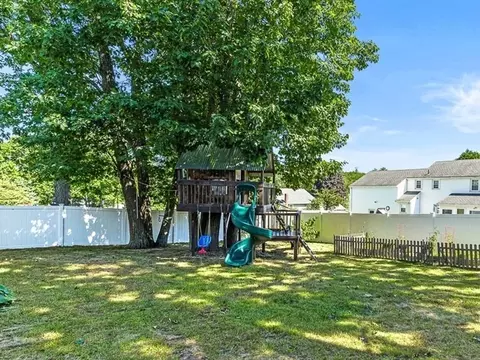 Exterior - 37 Gregory Rd, Wakefield, MA 01880 photo 4 of 4