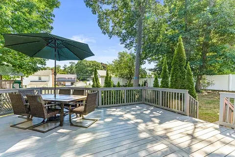 Exterior - 37 Gregory Rd, Wakefield, MA 01880 photo 3 of 4