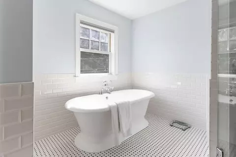 Bath - 5 Mayflower Rd, Needham, MA 02492 photo 3 of 7