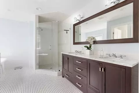 Bath - 5 Mayflower Rd, Needham, MA 02492 photo 2 of 7
