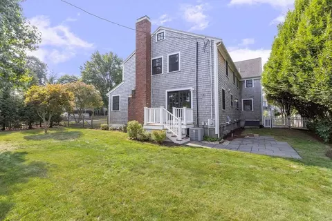 Exterior - 5 Mayflower Rd, Needham, MA 02492 photo 3 of 3