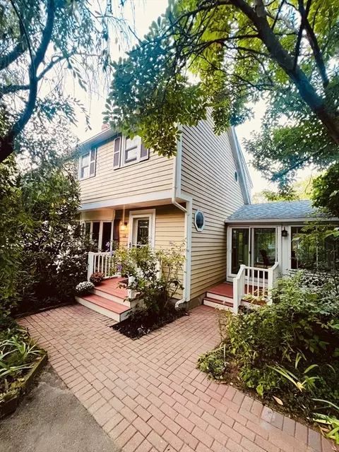 10 Christie Dr # B, Newburyport, MA 01950