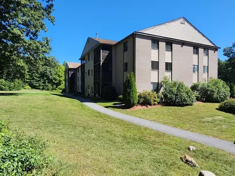 10 Village Ln #16, Tyngsborough, MA 01879