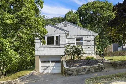 8 Hayes St, Lynn, MA 01905