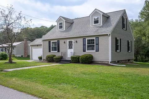 22 New Boston Rd, Dudley, MA 01571