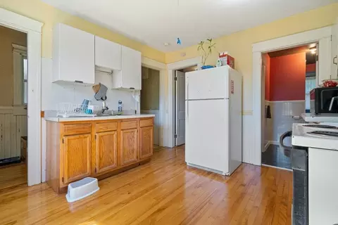 Entry Way - 34 Longmeadow Ave, Worcester, MA 01606 photo 3 of 4