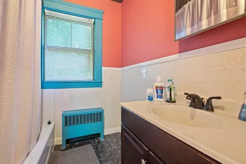 Bath - 34 Longmeadow Ave, Worcester, MA 01606 photo 3 of 3