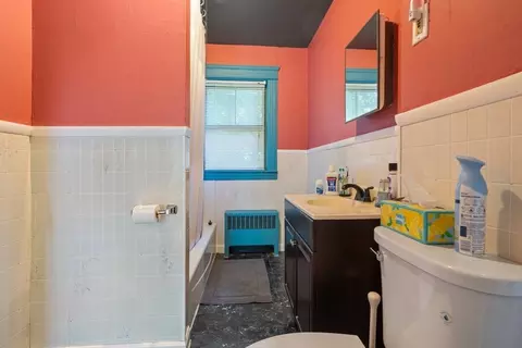 Bath - 34 Longmeadow Ave, Worcester, MA 01606 photo 2 of 3
