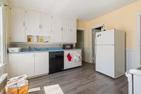 Kitchen - 34 Longmeadow Ave, Worcester, MA 01606 photo 1 of 4