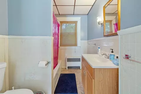 Entry Way - 34 Longmeadow Ave, Worcester, MA 01606 photo 4 of 4