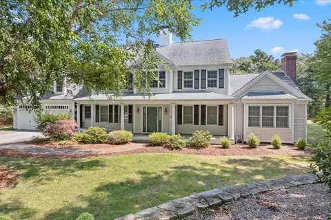 86 Watercourse Pl, Plymouth, MA 02360