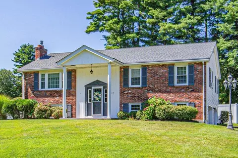 15 Stanford Rd, Franklin, MA 02038