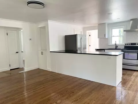 Kitchen - 322 Summer Ave, Reading, MA 01867 photo 7 of 8
