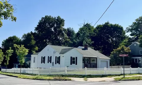 322 Summer Ave, Reading, MA 01867
