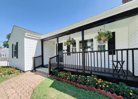 Exterior - 322 Summer Ave, Reading, MA 01867 photo 3 of 8