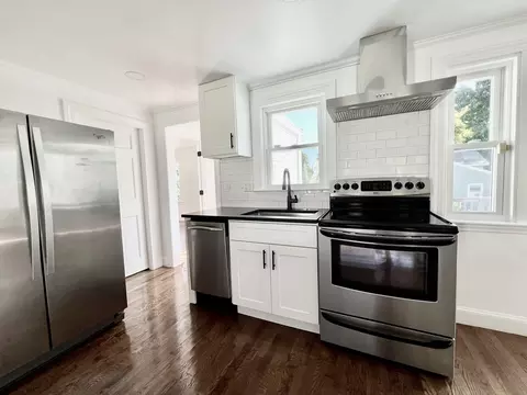Kitchen - 322 Summer Ave, Reading, MA 01867 photo 2 of 8