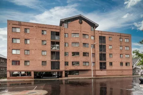 205 Ferry St #310, Everett, MA 02149