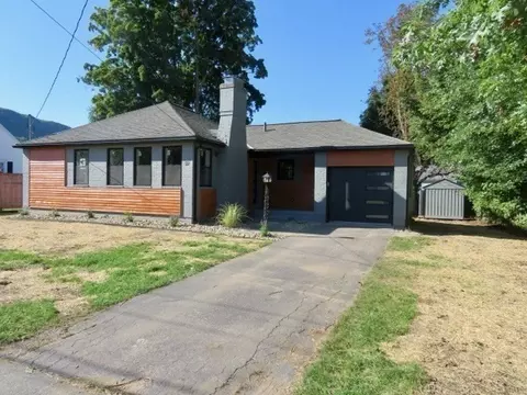 122 Parsons St, Easthampton, MA 01027