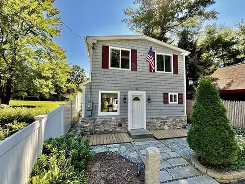 20 Nicholas Ave, Boylston, MA 01505