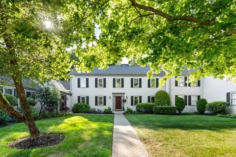 8 Doran Farm Ln #8, Lexington, MA 02420