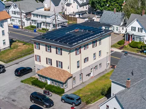 566 Bay St, Taunton, MA 02780
