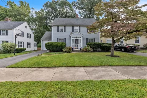 47 Bangor St, Springfield, MA 01118