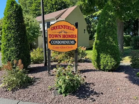 21 Cedar Gln #21, Greenfield, MA 01301