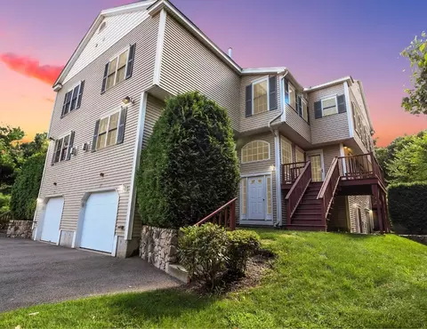27 Patriots Blvd #27, Hopkinton, MA 01748
