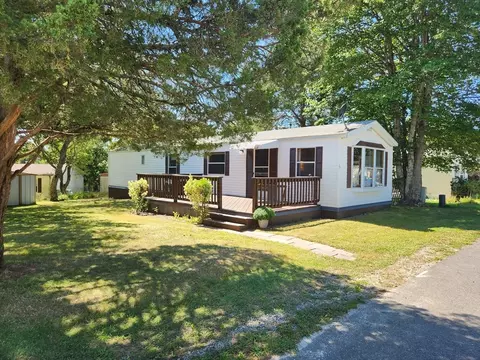 17 First Ave, Bourne, MA 02559