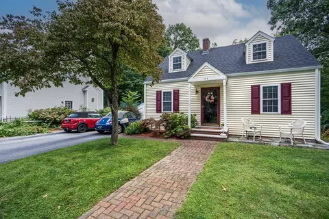 205 Pearl St, Reading, MA 01867