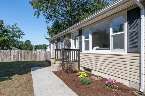 40 Ruby Rd, Springfield, MA 01108 photo 5
