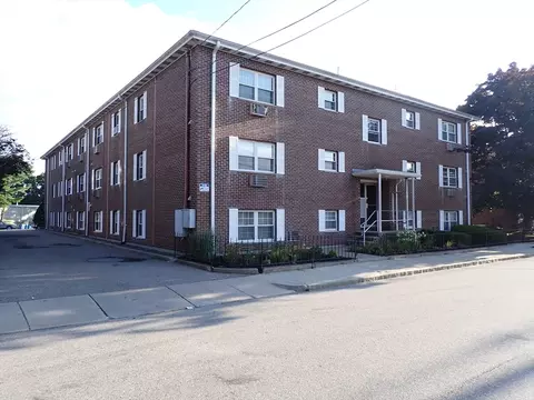 31 Pond St #5, Waltham, MA 02451