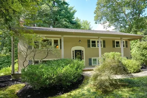 50 Hearthstone Dr, Medfield, MA 02052
