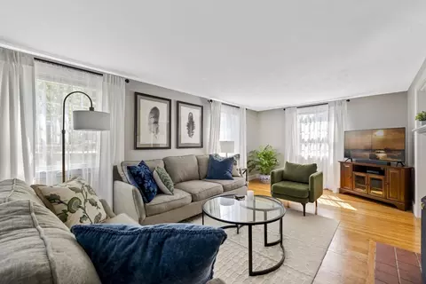 214 High St, Reading, MA 01867 photo 4