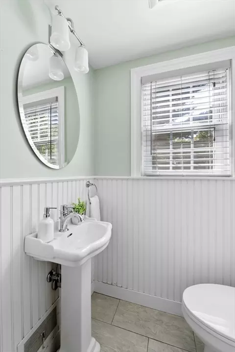 214 High St, Reading, MA 01867 photo 16
