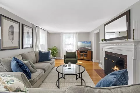 214 High St, Reading, MA 01867 photo 6