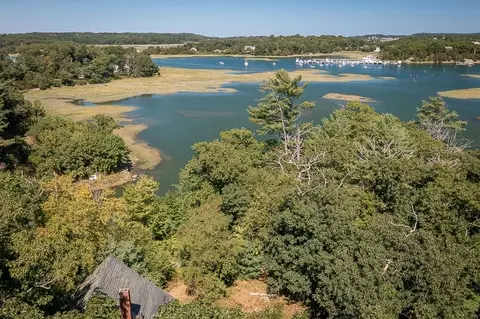 5 Samoset Rd, Gloucester, MA 01930