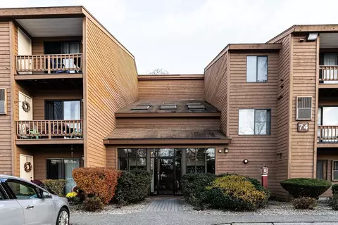 70 W Meadow Rd #24, Haverhill, MA 01832