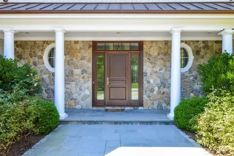 Exterior - 501 Eel River Rd, Barnstable, MA 02655 photo 6 of 10