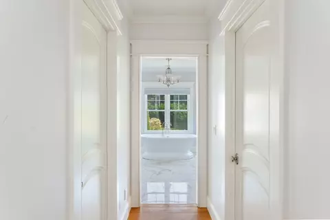 Entry Way - 501 Eel River Rd, Barnstable, MA 02655 photo 3 of 4