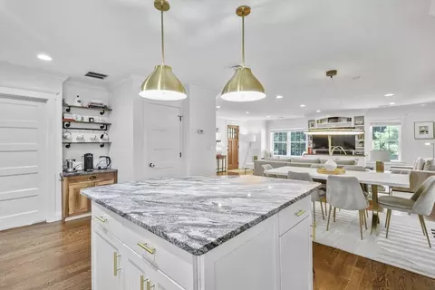 84 Washington St, Sherborn, MA 01770