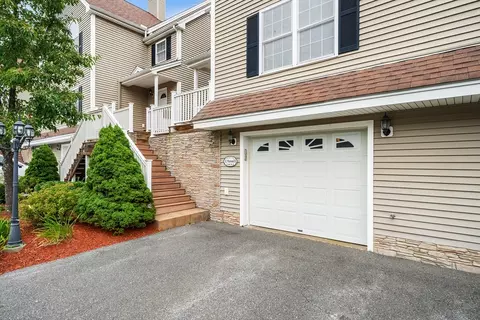 112 Pinewood Dr #112, Gardner, MA 01440