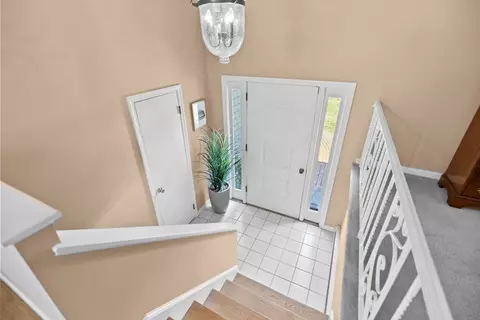 Entry Way - 20 Volunteer Rd, Hingham, MA 02043 photo 2 of 2