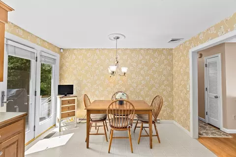 Dining - 20 Volunteer Rd, Hingham, MA 02043 photo 3 of 4